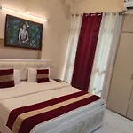 Room In Guest Room - Boutique Guest Room In Heart Of New Delhi